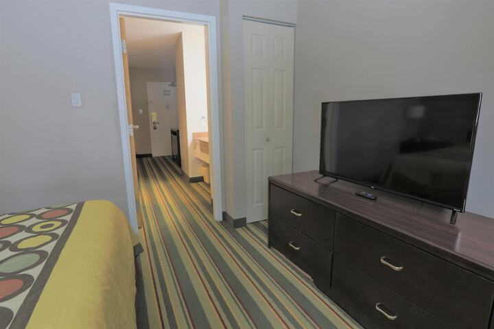 Room 33 of 125
