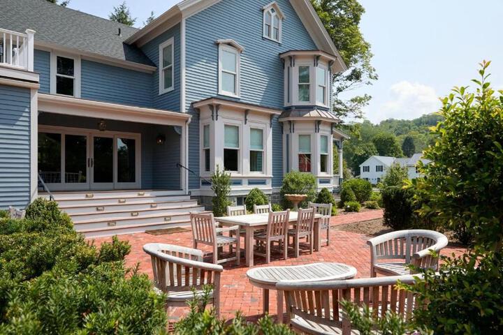 The Kent Collection - The Victorian