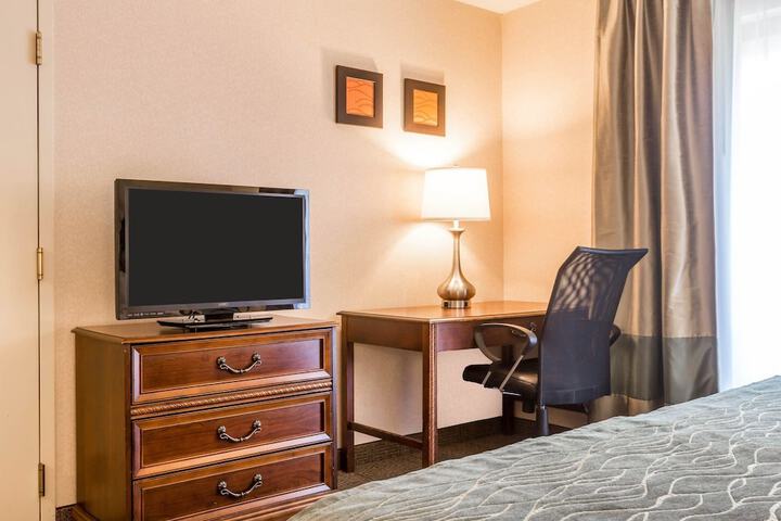 Comfort Inn & Suites South Burlington near University