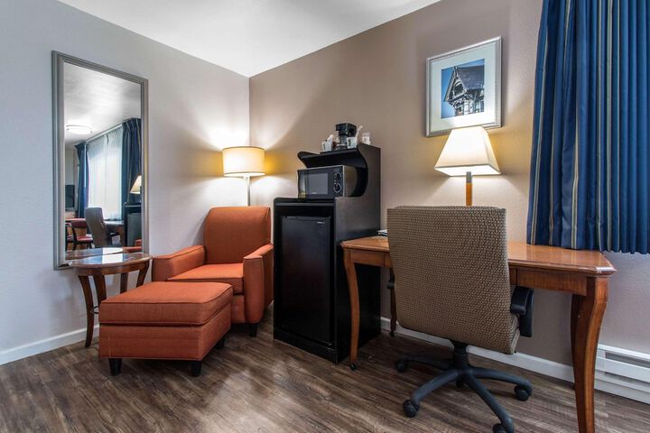 Room 7 of 38