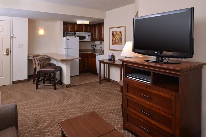 Staybridge Suites Indianapolis-Airport by IHG