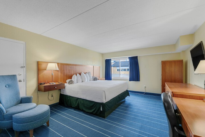 Room 9 of 11