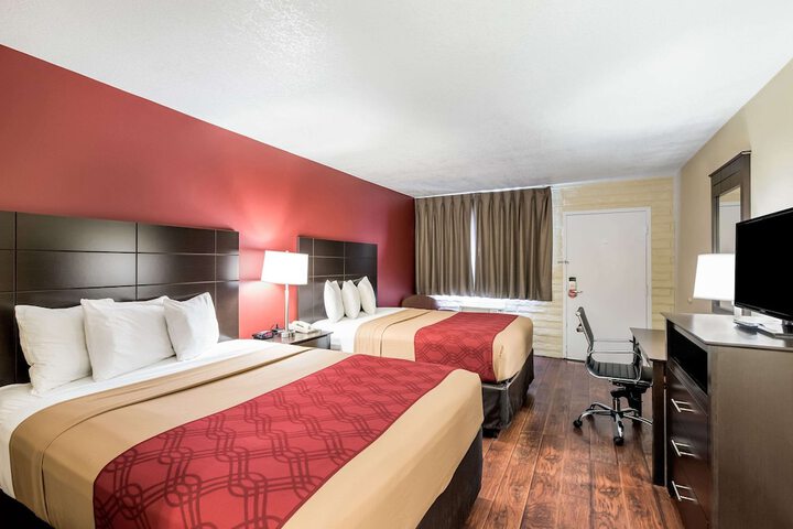Room 10 of 37