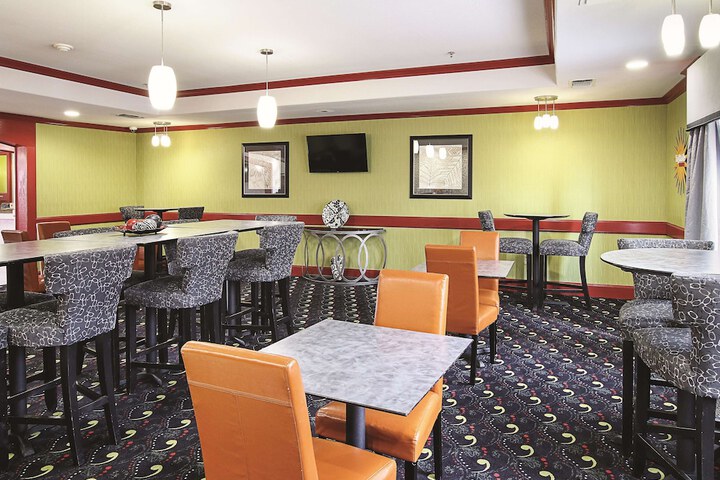 La Quinta Inn & Suites by Wyndham Dallas - Hutchins