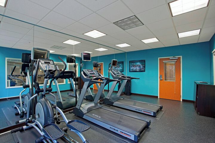 Fairfield Inn & Suites by Marriott Detroit Metro Airport Romulus