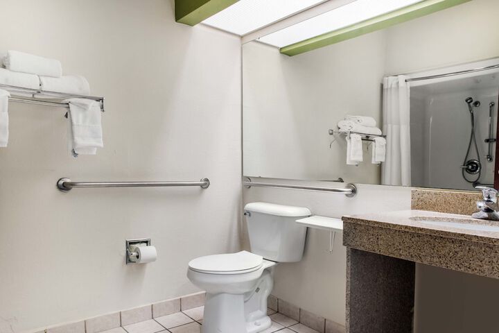Quality Inn & Suites Anderson I-69