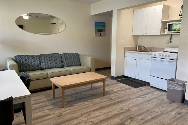 Beachside Resort Motel