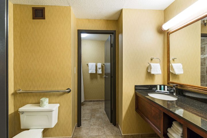 Room 16 of 82