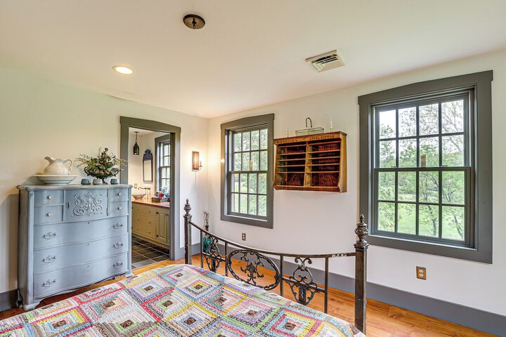 Spacious & Historic Cabin in New Haven w / Pond!