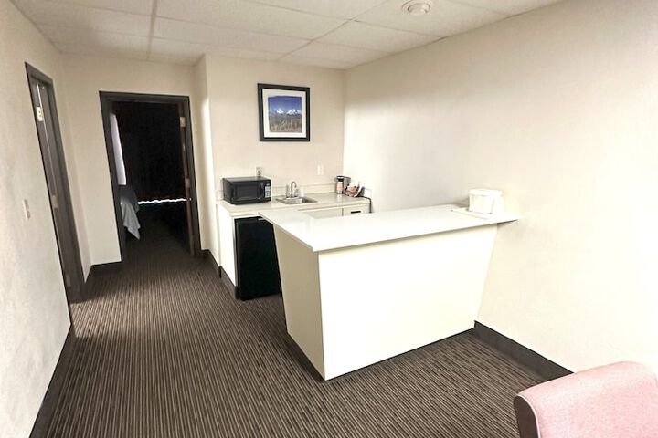 Room 111 of 163