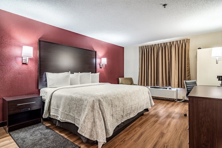 Room 11 of 30