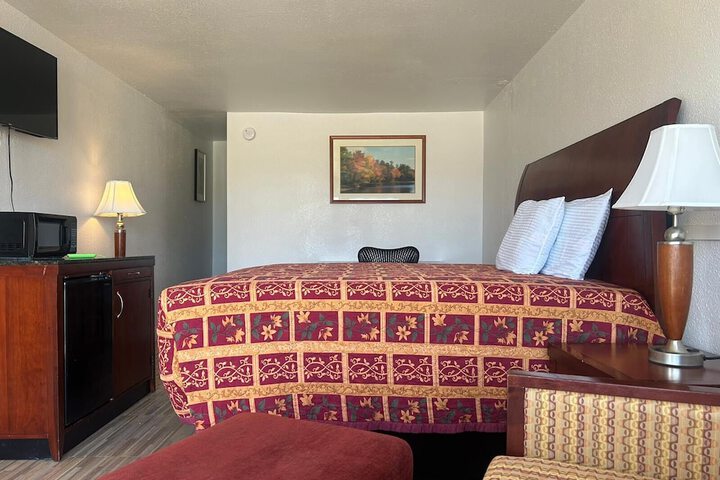Room 10 of 65
