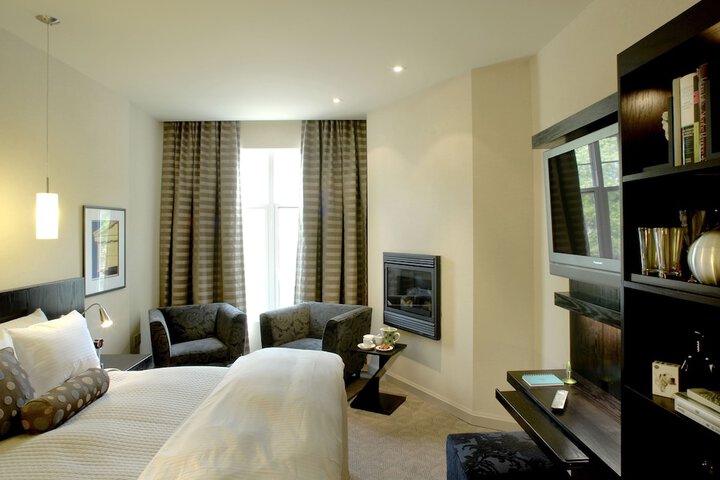 The Shaw Club Hotel