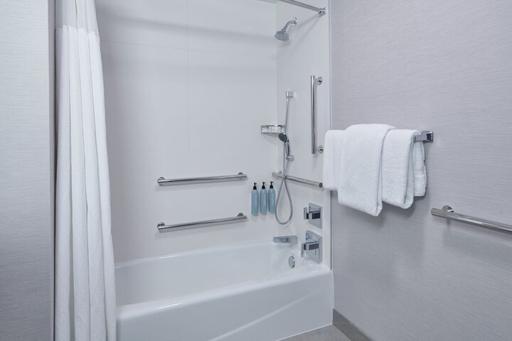 Courtyard by Marriott Detroit Livonia
