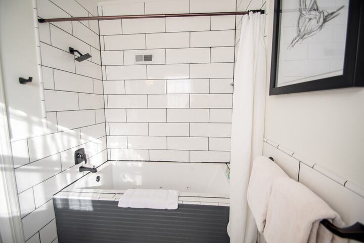 Room 43 of 84