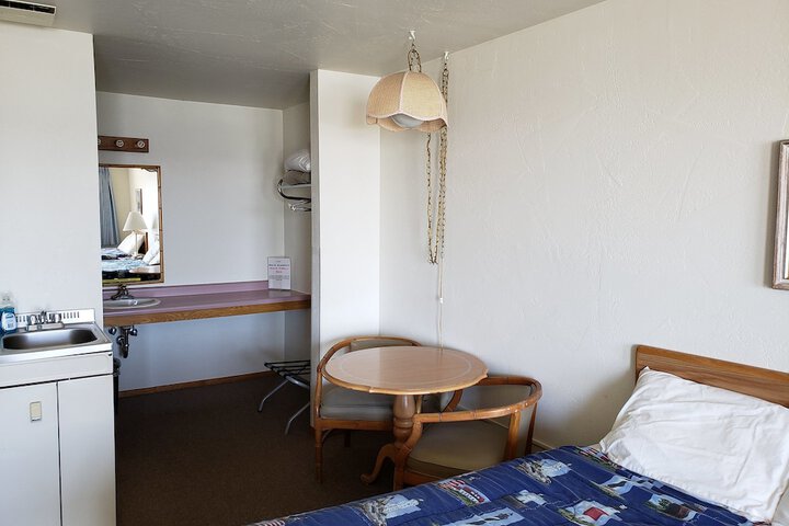 Algoma Beach Motel