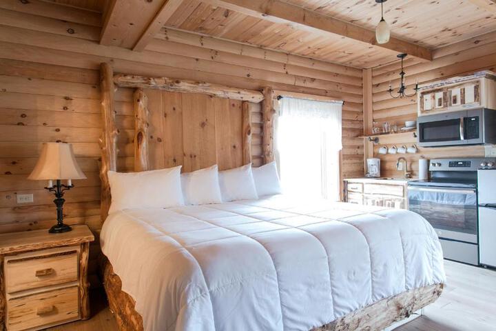 Coblentz Country Lodge by Amish Country Lodging