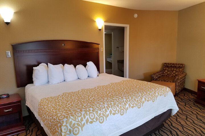 Room 34 of 51