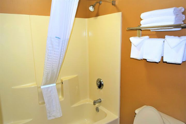 Room 6 of 38