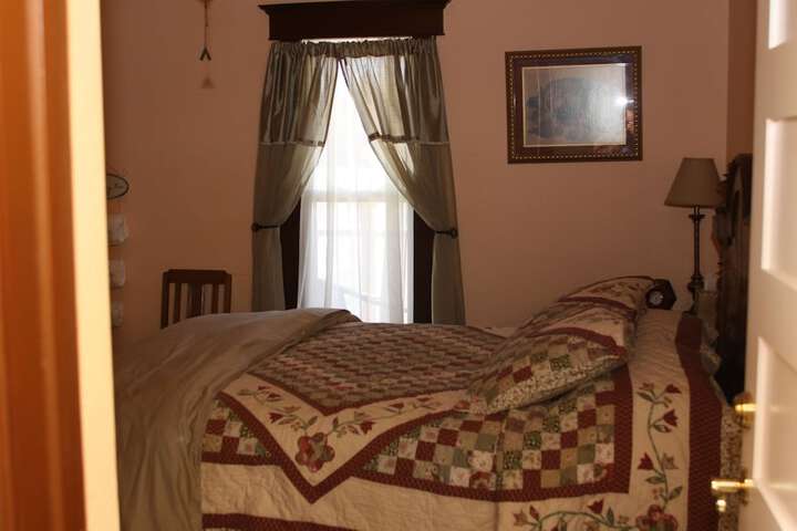Room 33 of 48