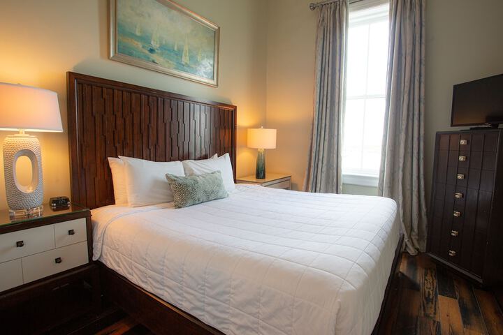Olde Harbour Inn