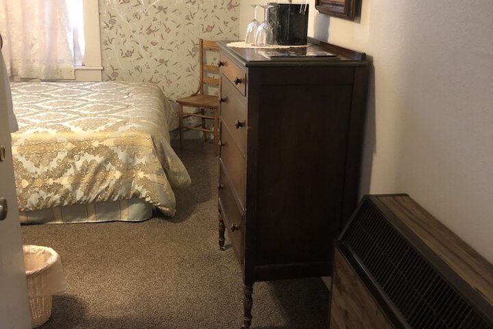 Room 25 of 82