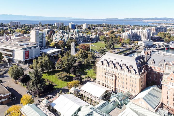 DoubleTree by Hilton Hotel & Suites Victoria
