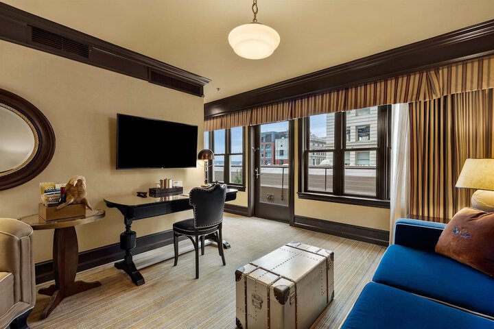 Room 45 of 77