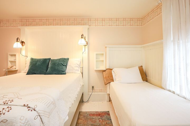 Room 9 of 44