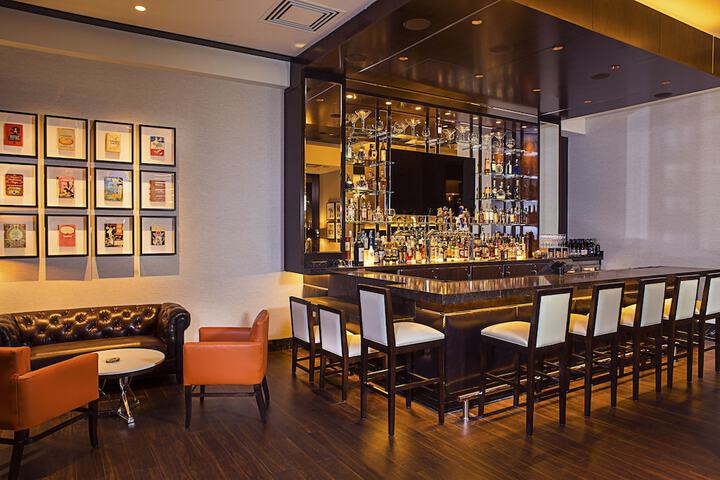 Lounge 41 of 59