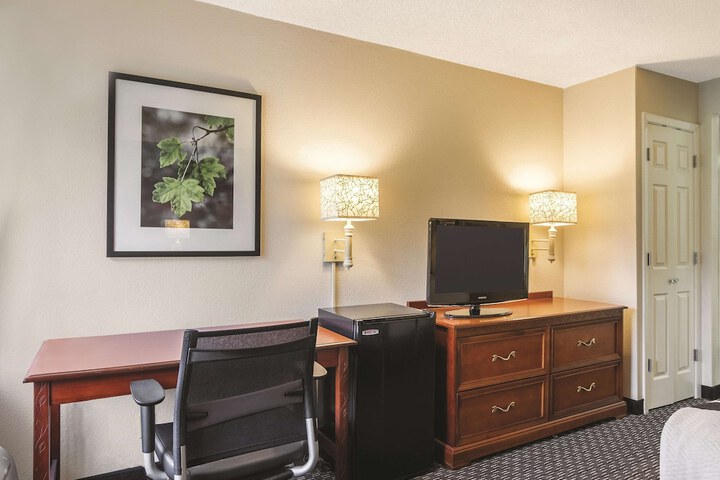 Room 21 of 28