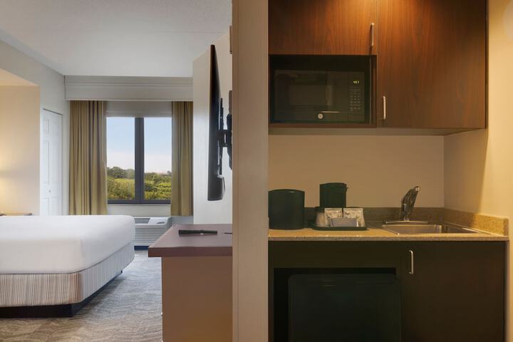 Room 28 of 52