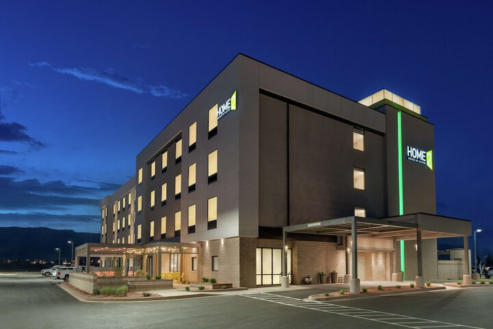 Hotel 2 of 48