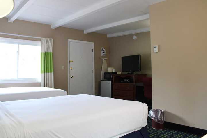 Room 12 of 28
