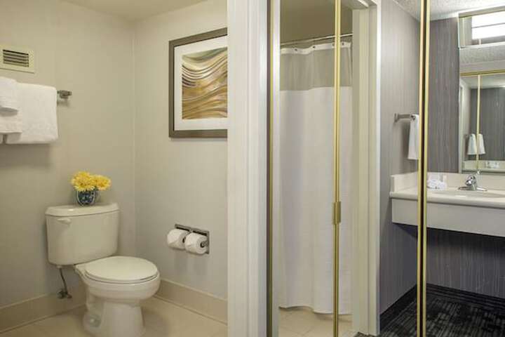 Courtyard by Marriott Cleveland Westlake