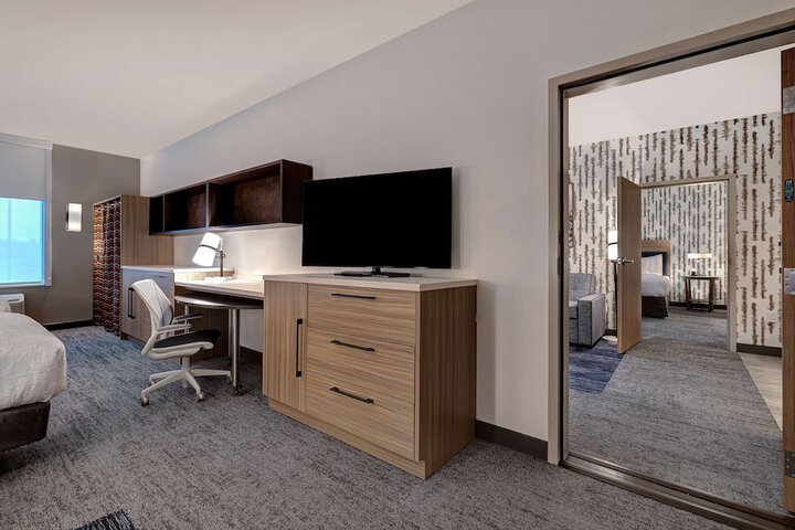 Room 52 of 93