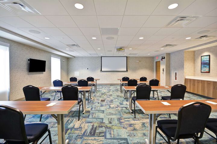 Home2 Suites by Hilton Portland Airport