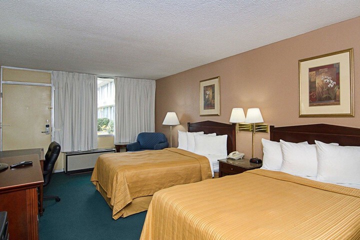 Room 11 of 20