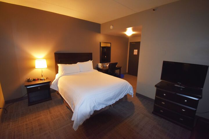 Room 27 of 35