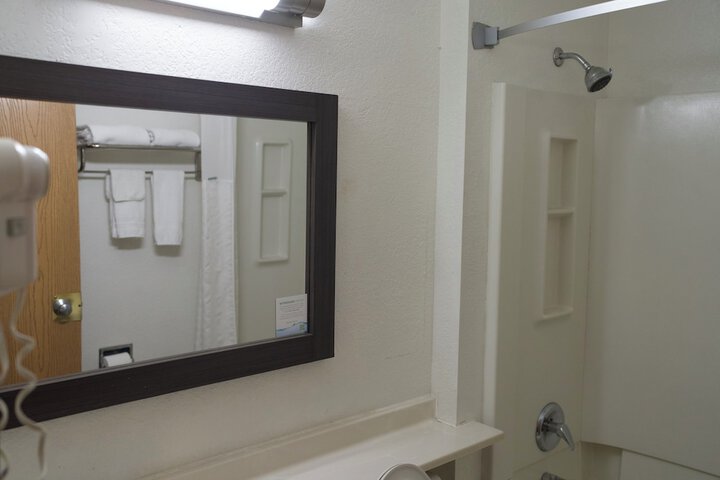 Room 22 of 28