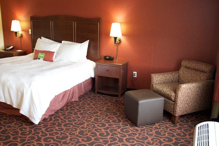 Hampton Inn & Suites Watertown
