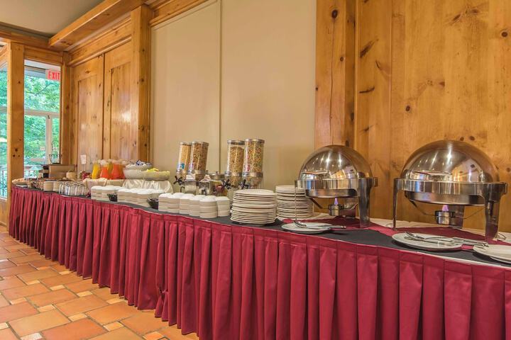 Dining 109 of 151
