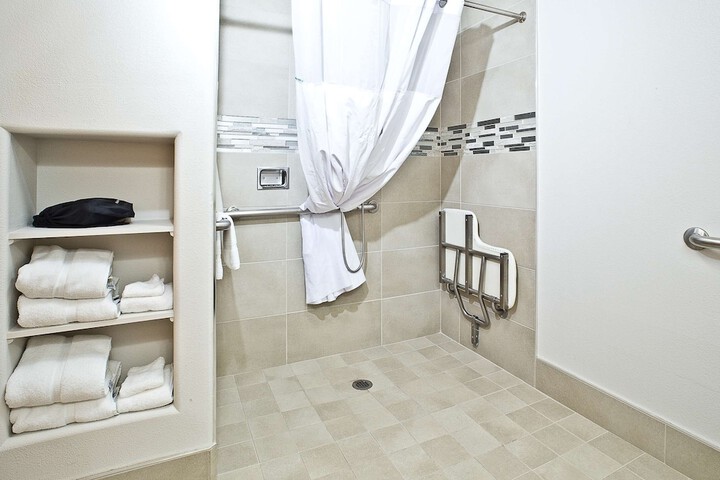 Room 9 of 37