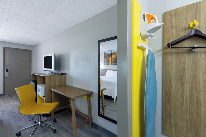 Room 13 of 17