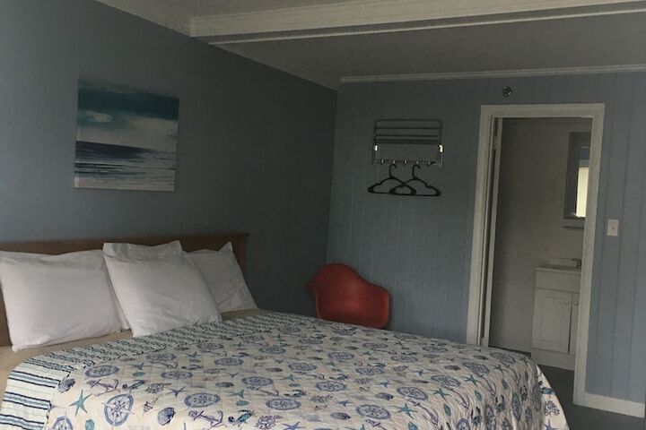 Room 34 of 59