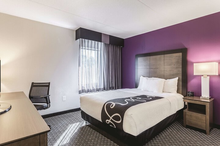 Room 33 of 42