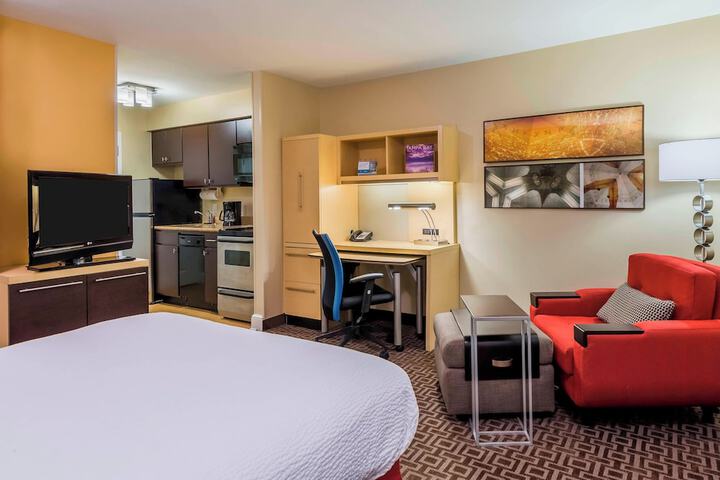 Room 10 of 20