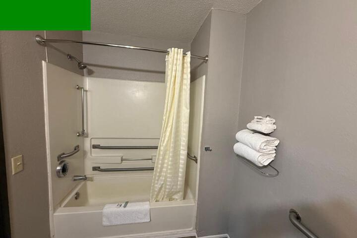 Coldwater Inn & Suites near I 69