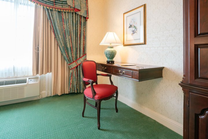Room 16 of 52