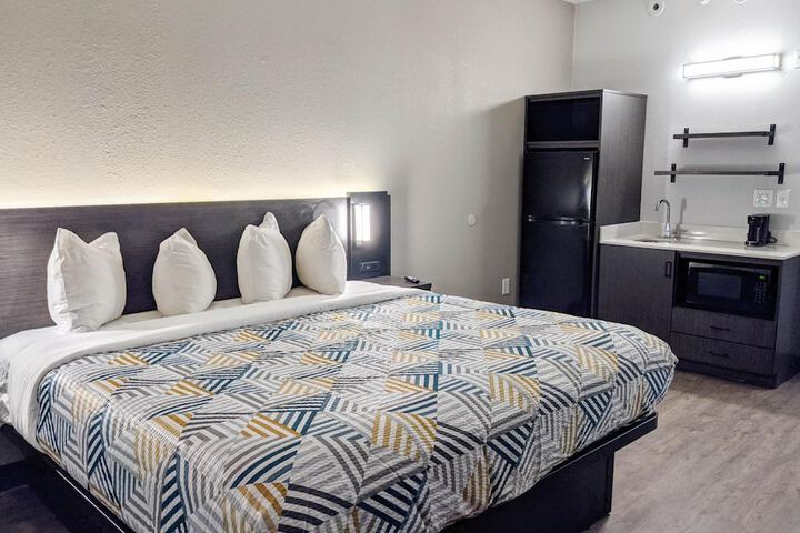 Room 20 of 37